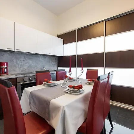 Neo Apartment *